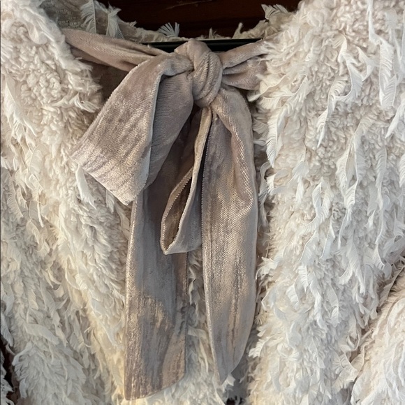 Women's White Fuzzy Jacket With Tie On Back - Picture 6 of 8